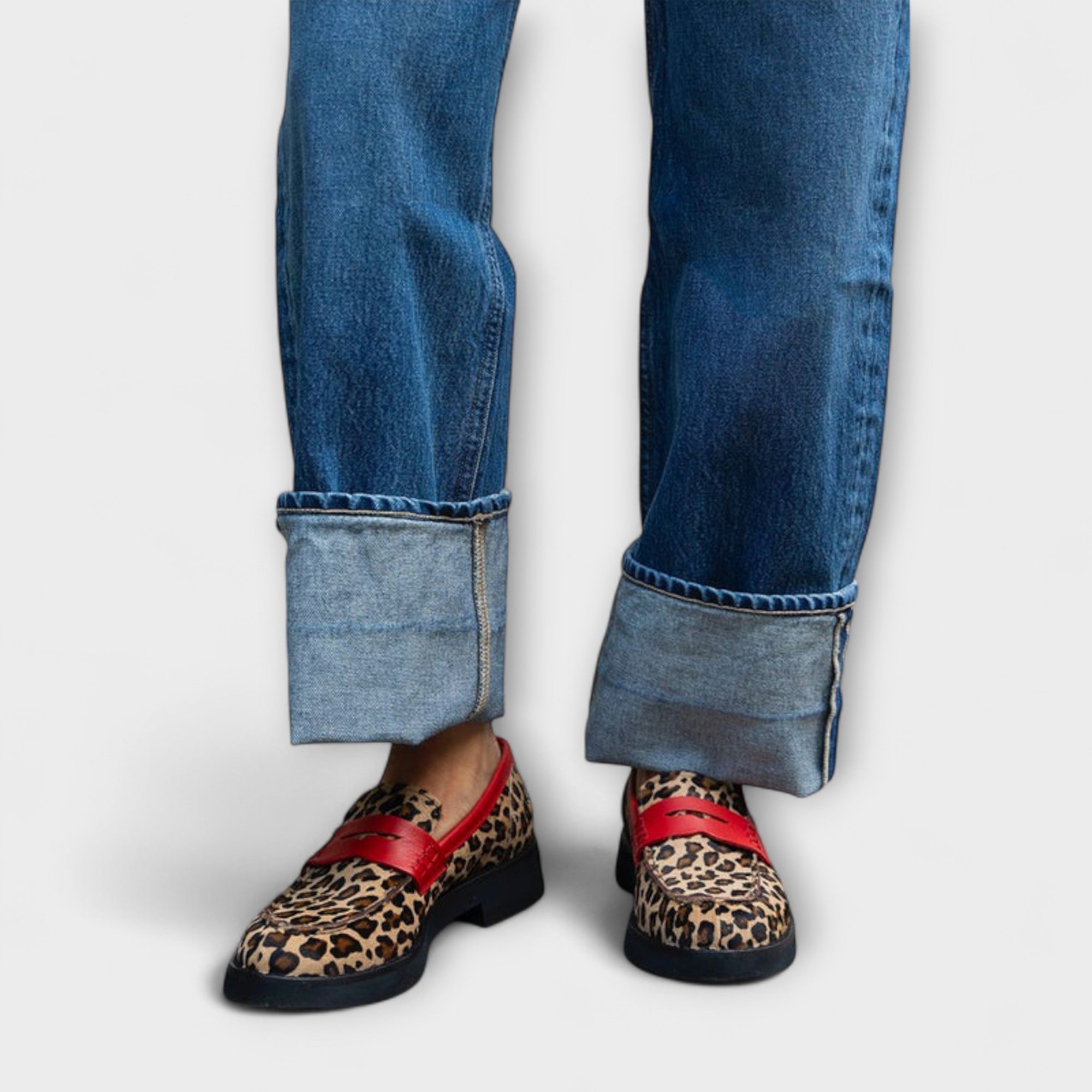 Liora – Design leopardato con punta rotonda